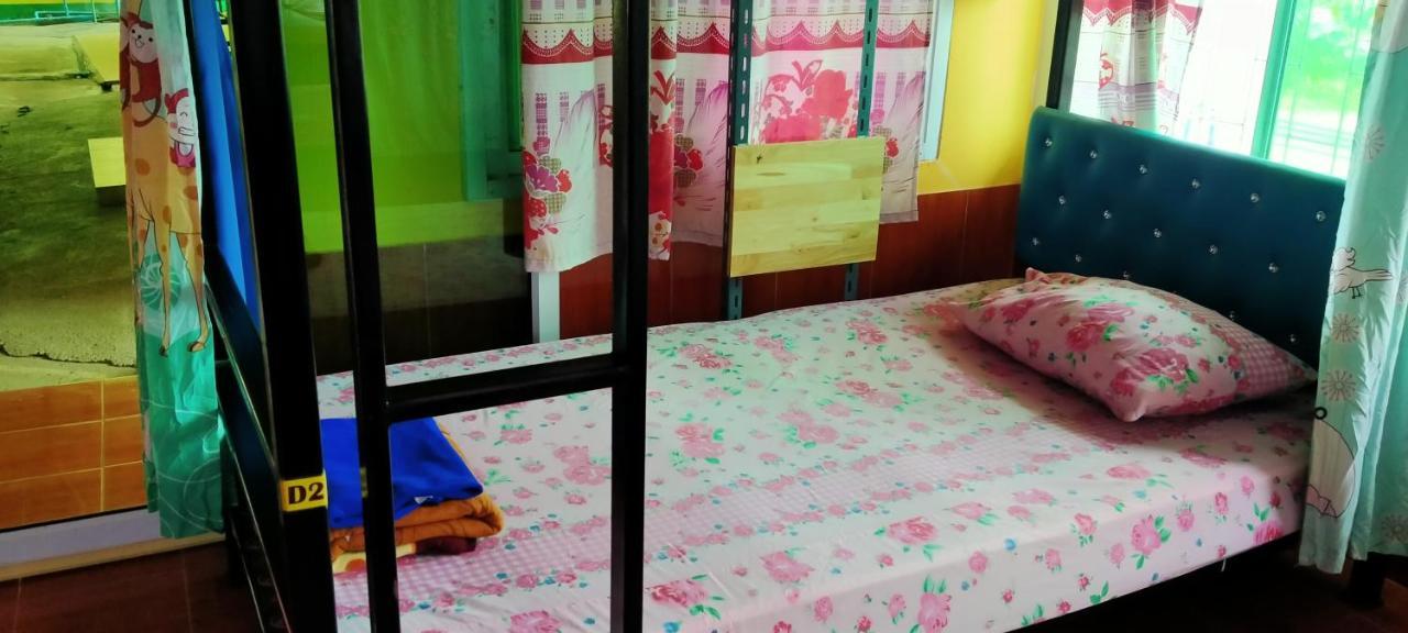 Ruengsrisiri Guesthouse Sukhothai Ngoại thất bức ảnh