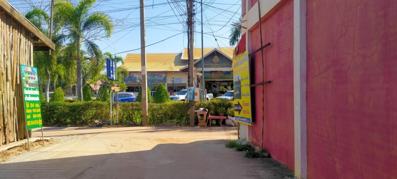 Ruengsrisiri Guesthouse Sukhothai Ngoại thất bức ảnh