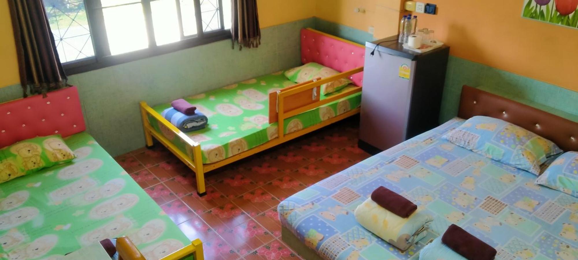 Ruengsrisiri Guesthouse Sukhothai Ngoại thất bức ảnh