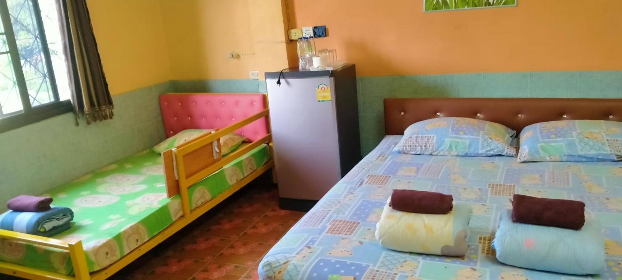 Ruengsrisiri Guesthouse Sukhothai Ngoại thất bức ảnh