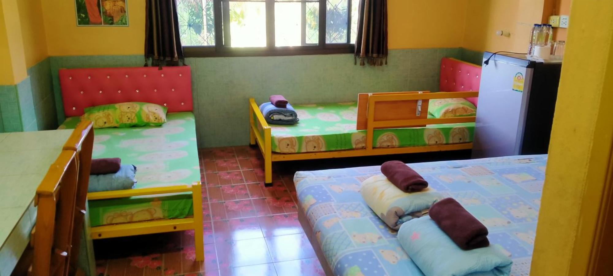 Ruengsrisiri Guesthouse Sukhothai Ngoại thất bức ảnh