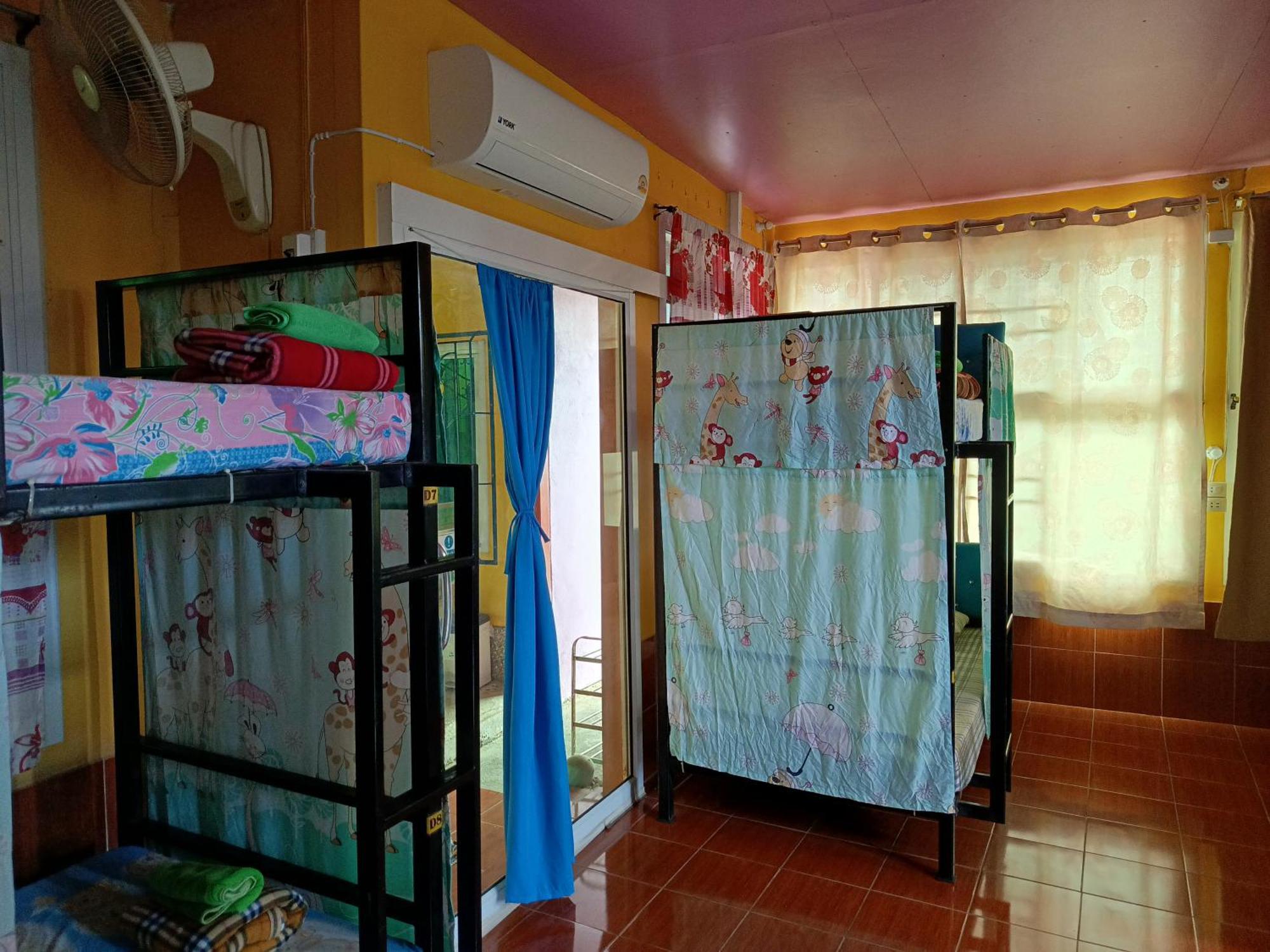 Ruengsrisiri Guesthouse Sukhothai Ngoại thất bức ảnh