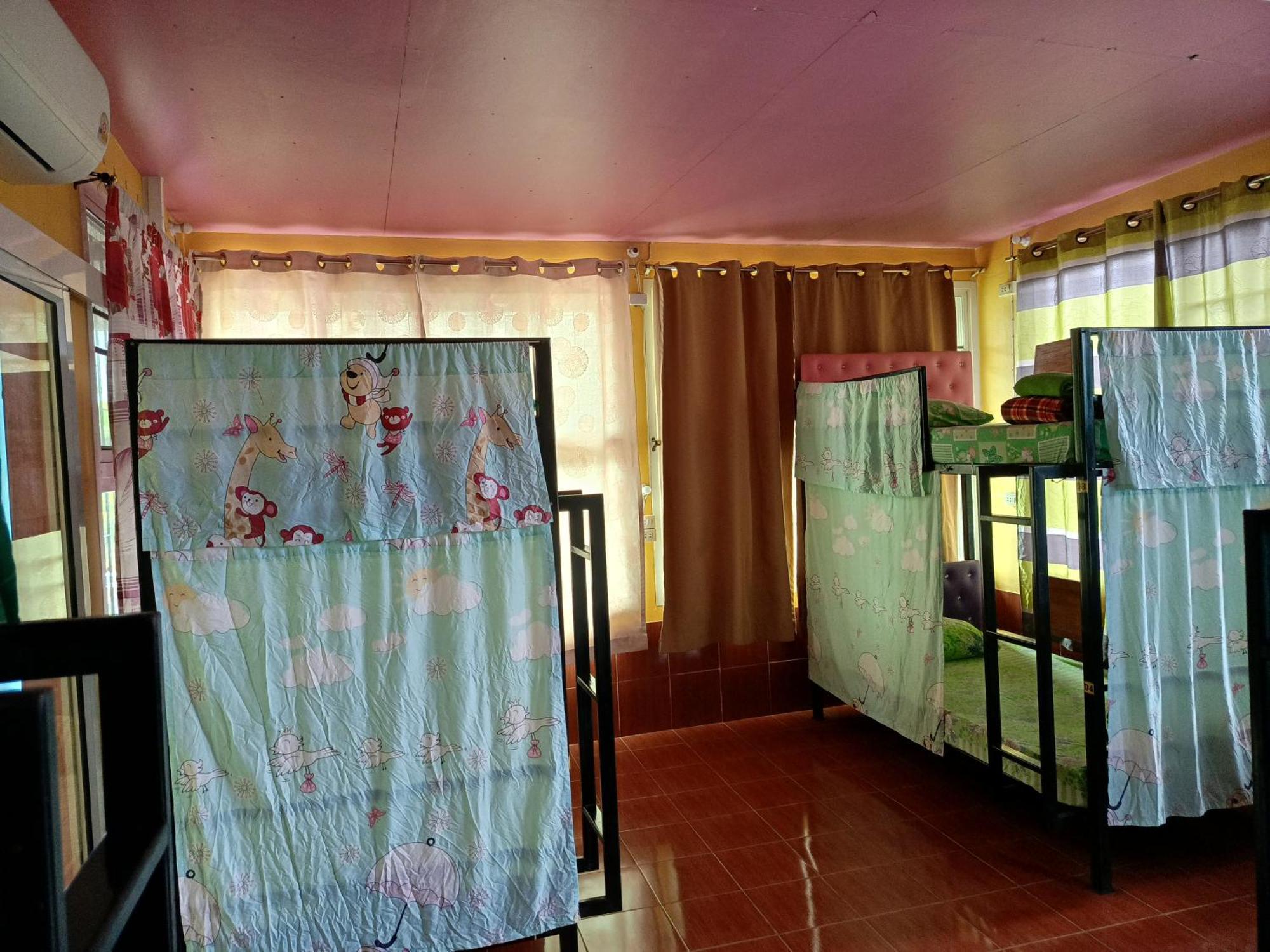 Ruengsrisiri Guesthouse Sukhothai Ngoại thất bức ảnh