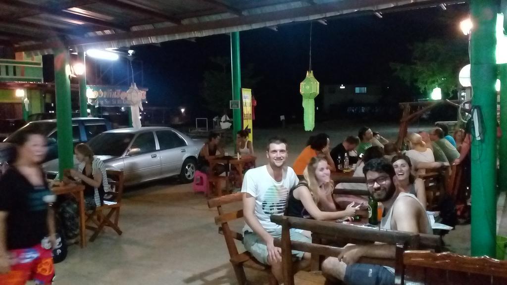 Ruengsrisiri Guesthouse Sukhothai Ngoại thất bức ảnh