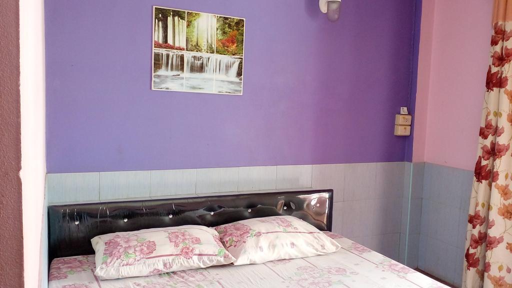 Ruengsrisiri Guesthouse Sukhothai Ngoại thất bức ảnh