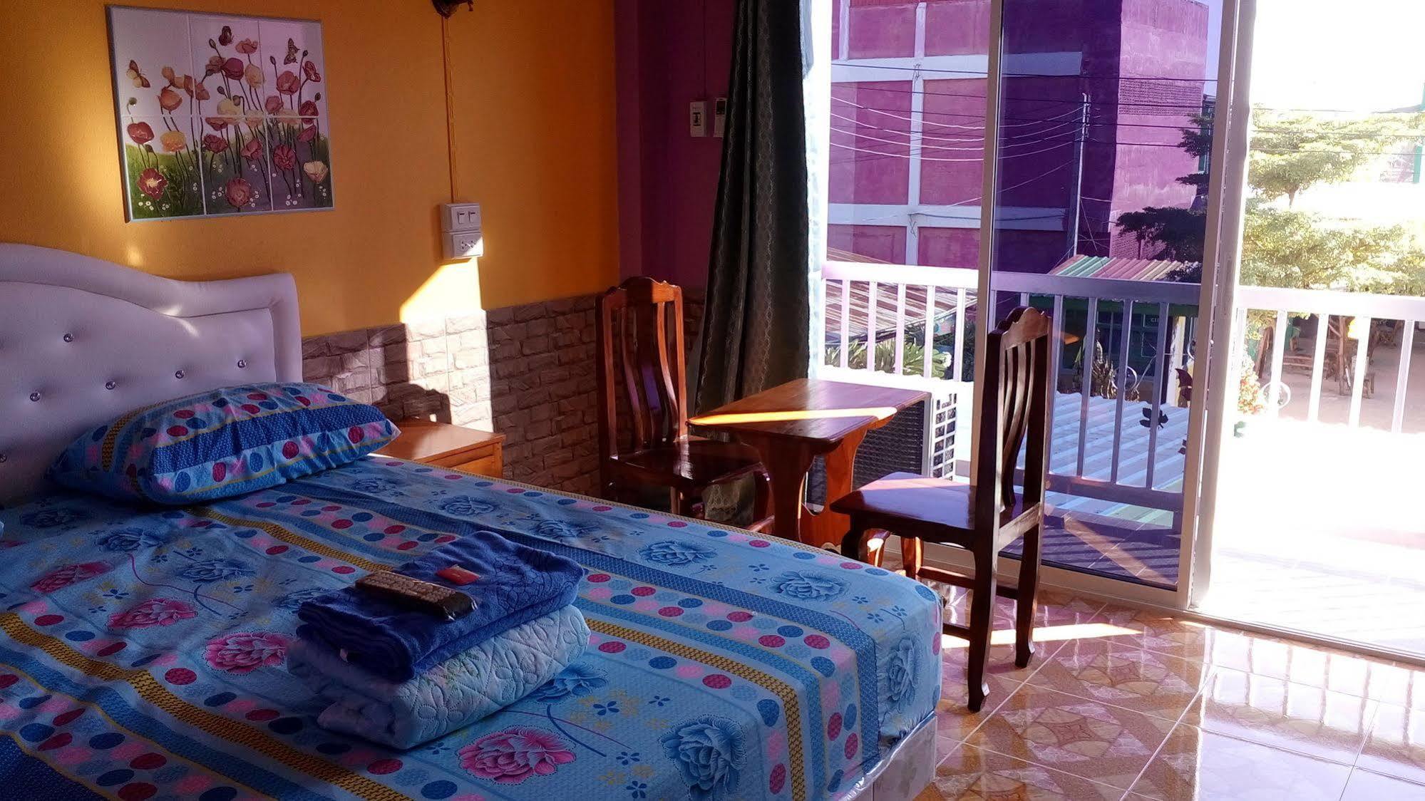 Ruengsrisiri Guesthouse Sukhothai Ngoại thất bức ảnh