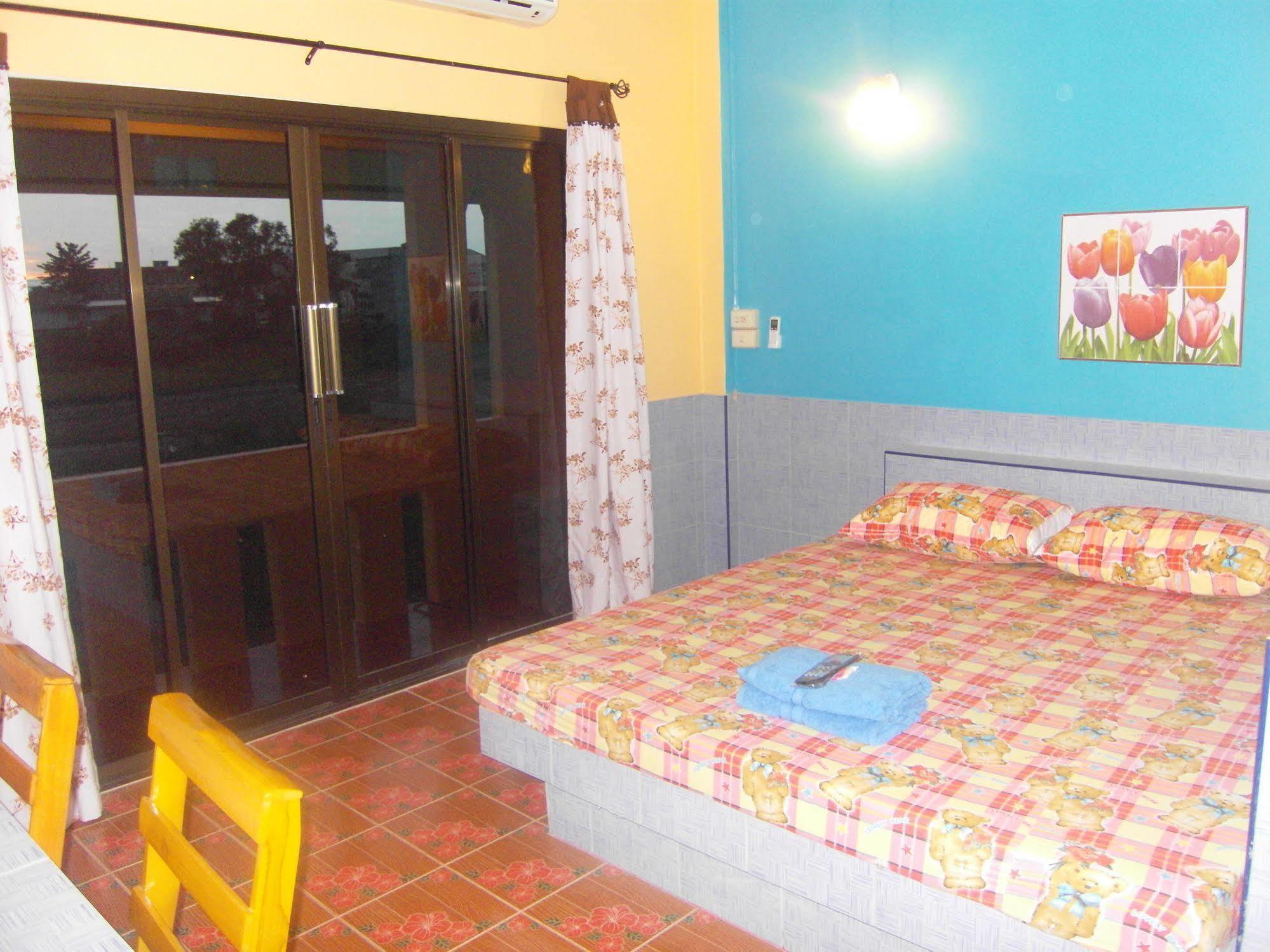 Ruengsrisiri Guesthouse Sukhothai Ngoại thất bức ảnh